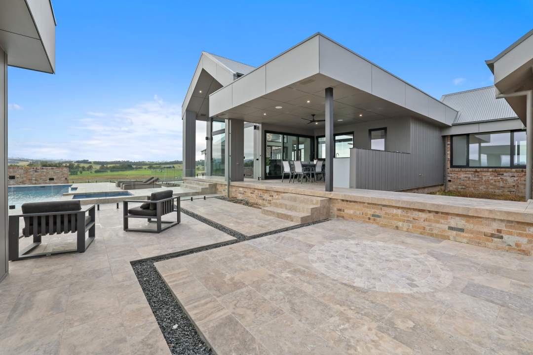 Yarrabee_&_Castlemaine Lounges