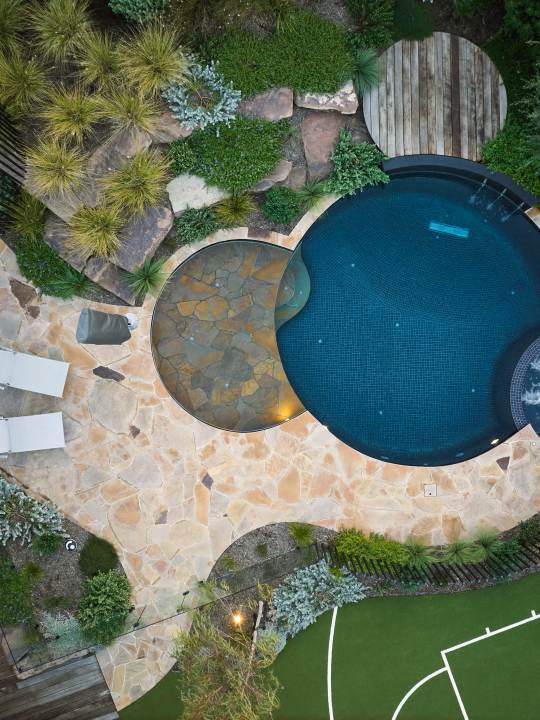Yarrabee Castlemaine Stone - Overhead Pool