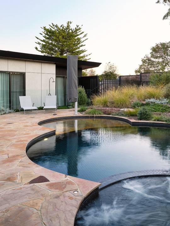 Yarrabee & Castlemaine Stone - Pool and Spa